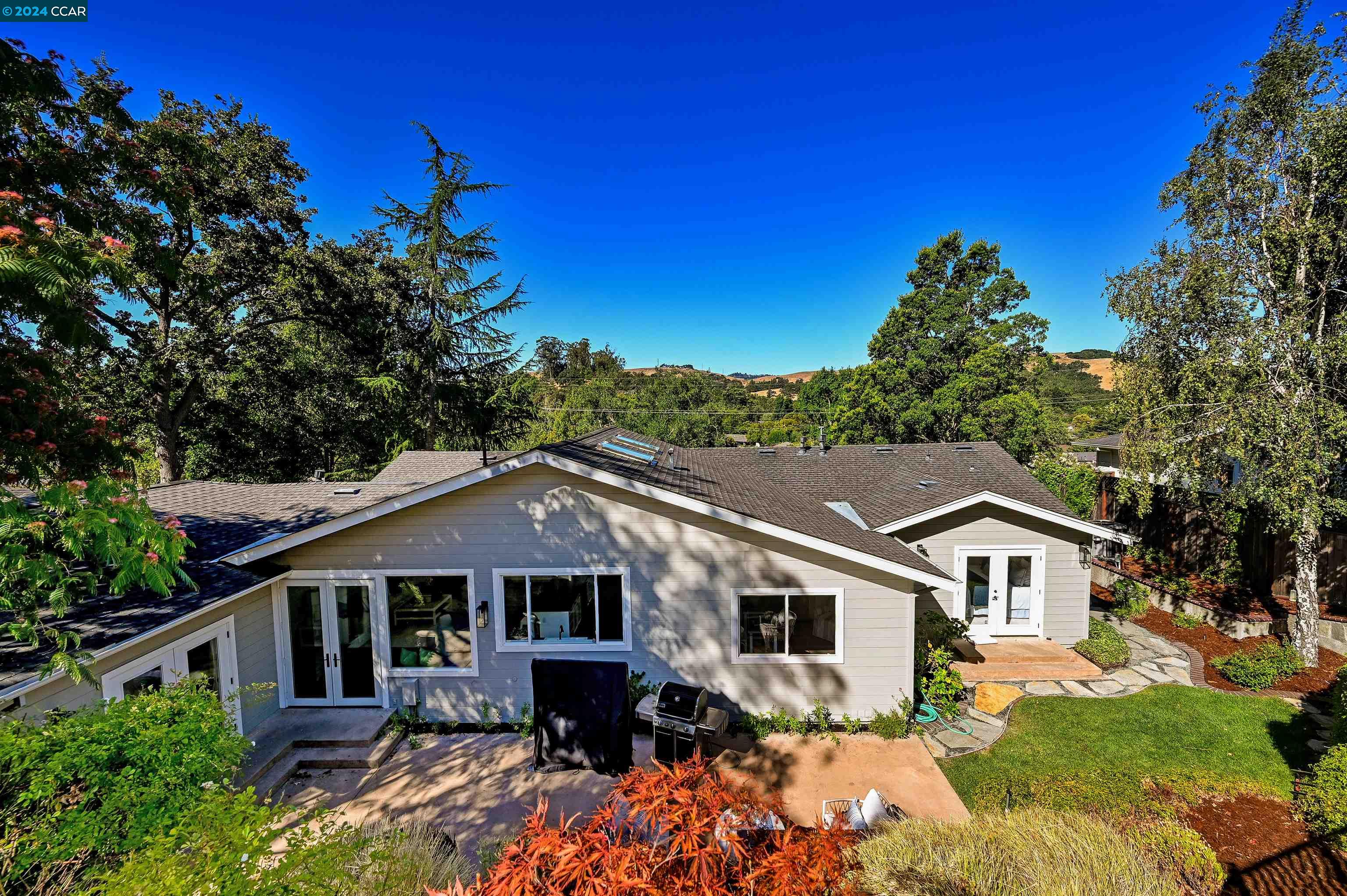 614 Huntleigh Dr