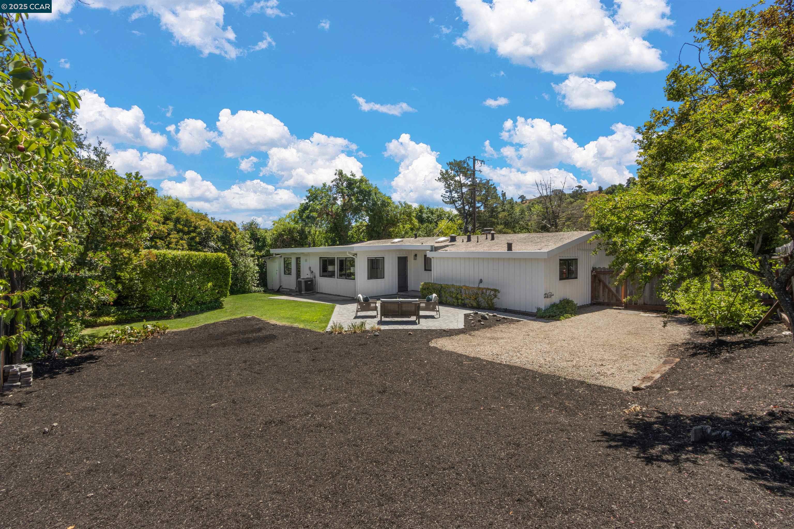 3374 Mildred Lane