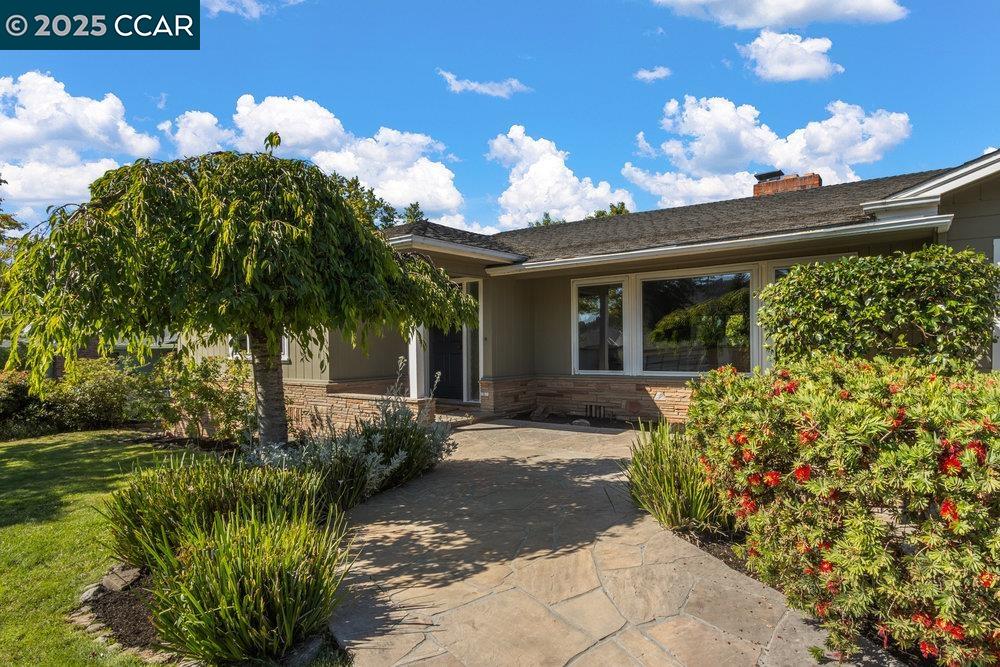 1071 Serrano Ct