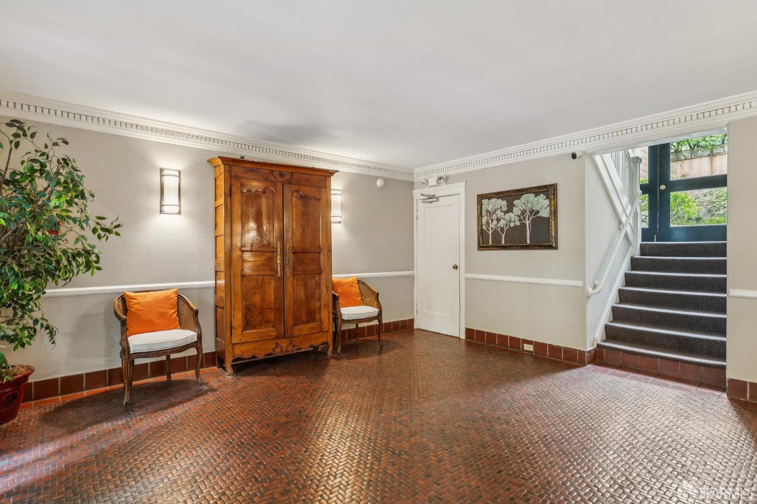 2760 Sacramento Street # 12