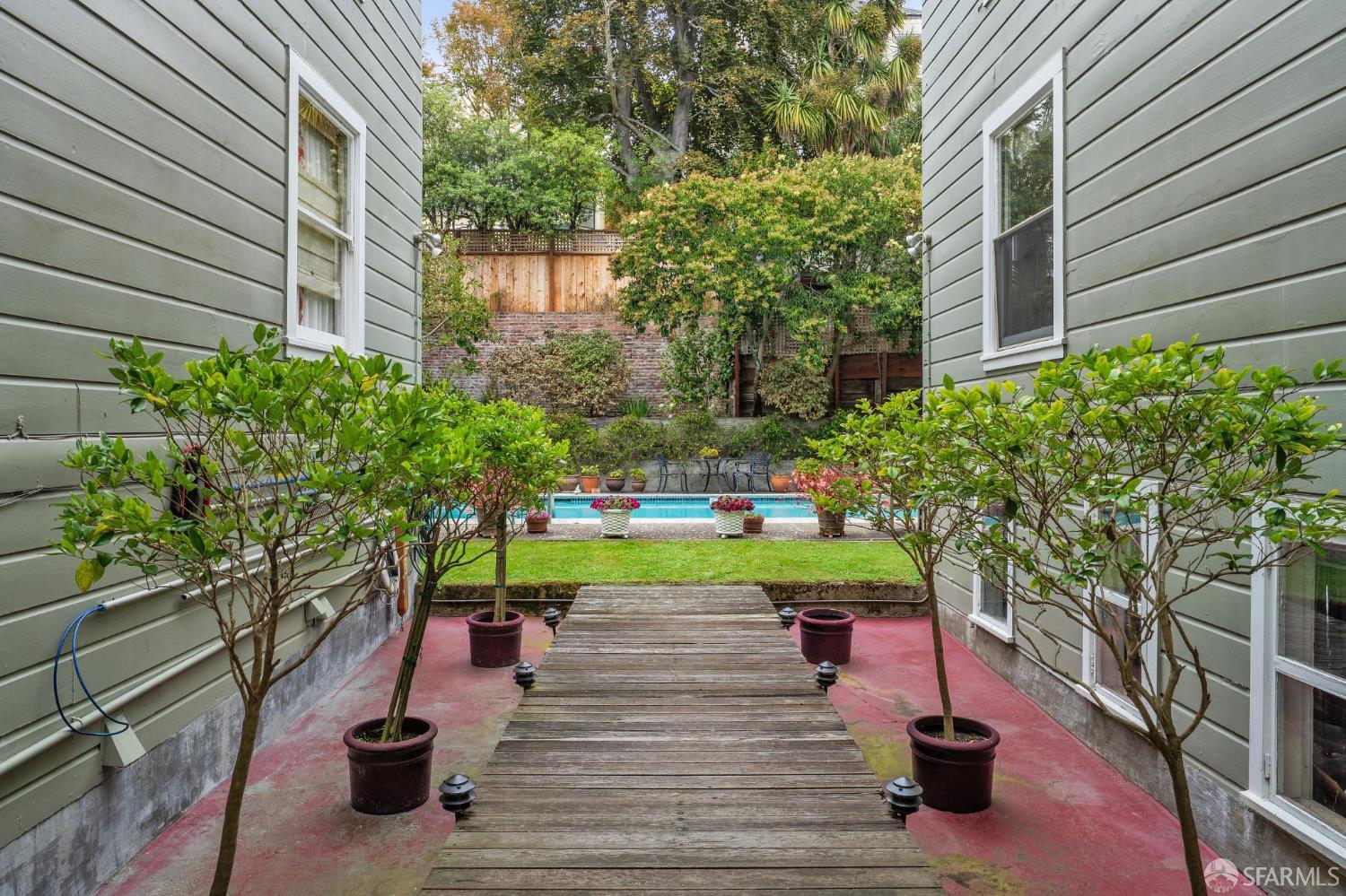 2760 Sacramento Street # 12