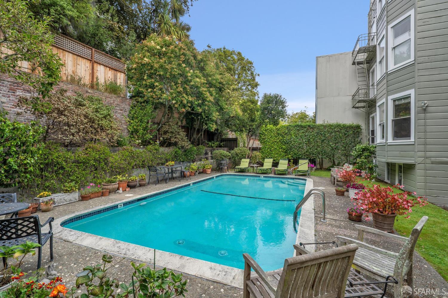 2760 Sacramento Street # 12