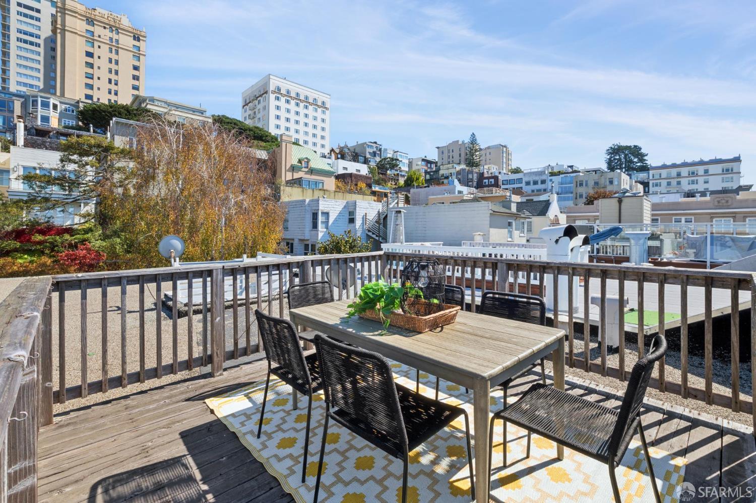 2822 Polk Street