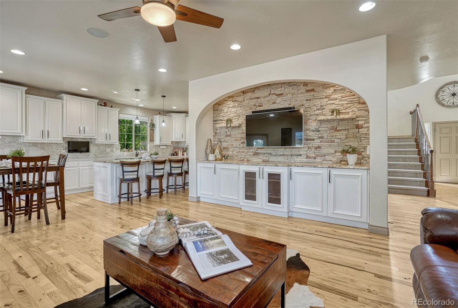 3016 Breezy Lane