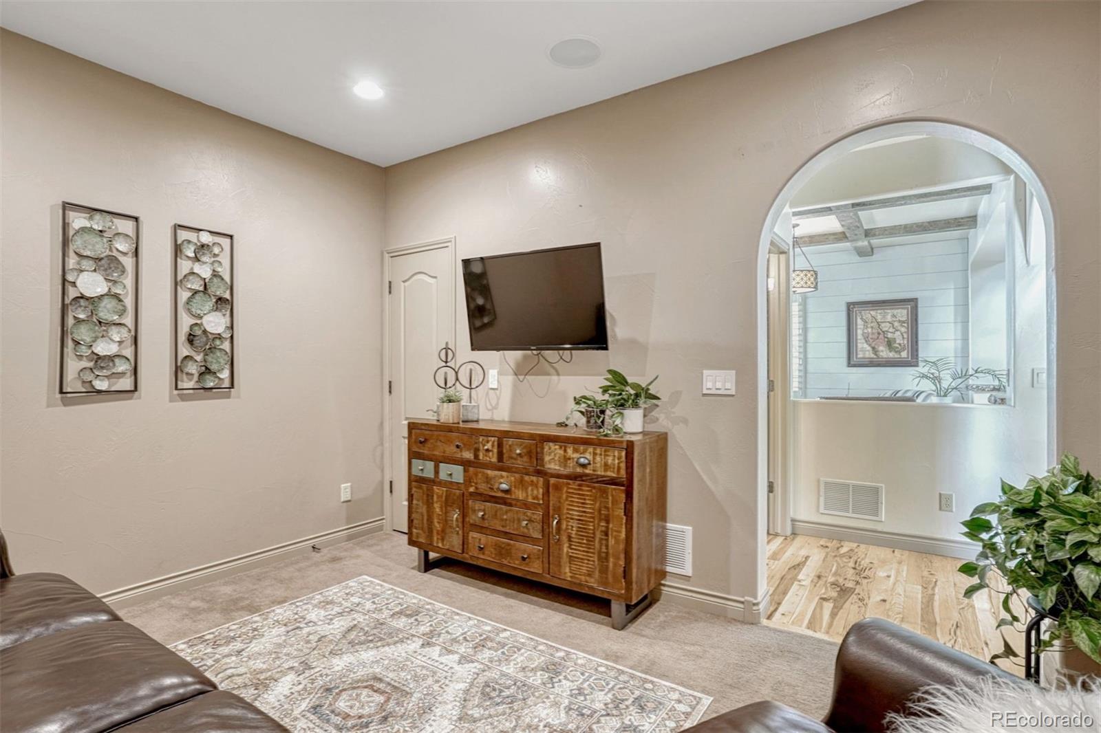 3016 Breezy Lane