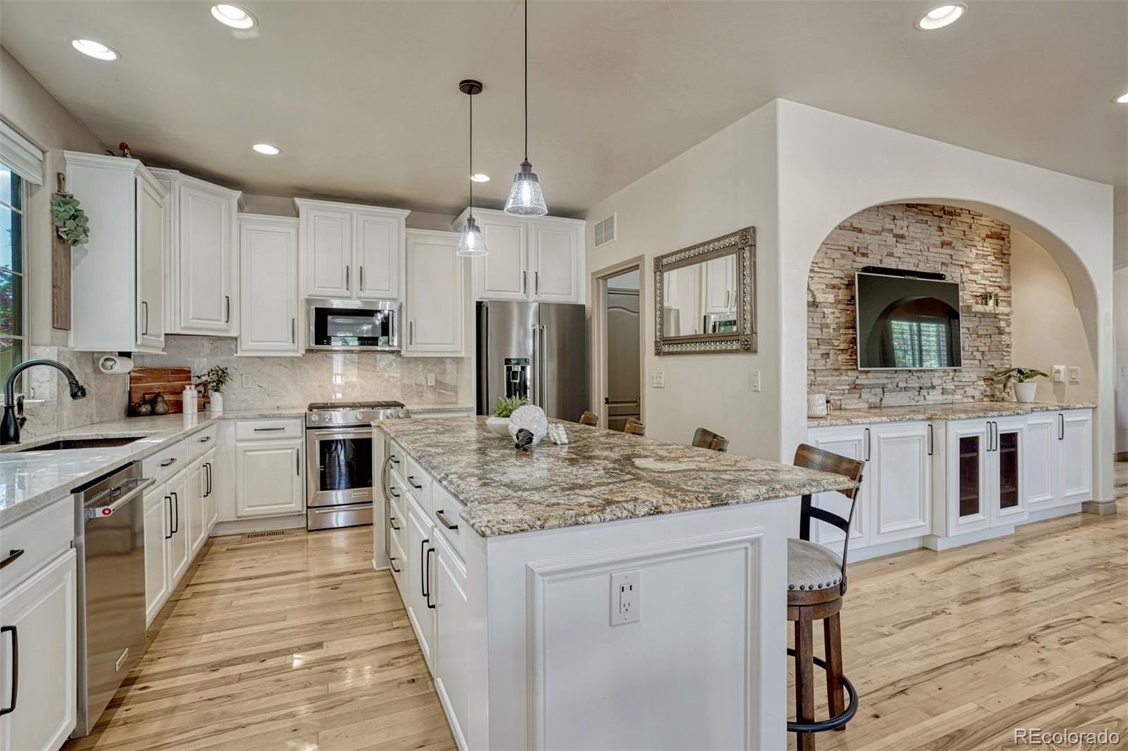 3016 Breezy Lane