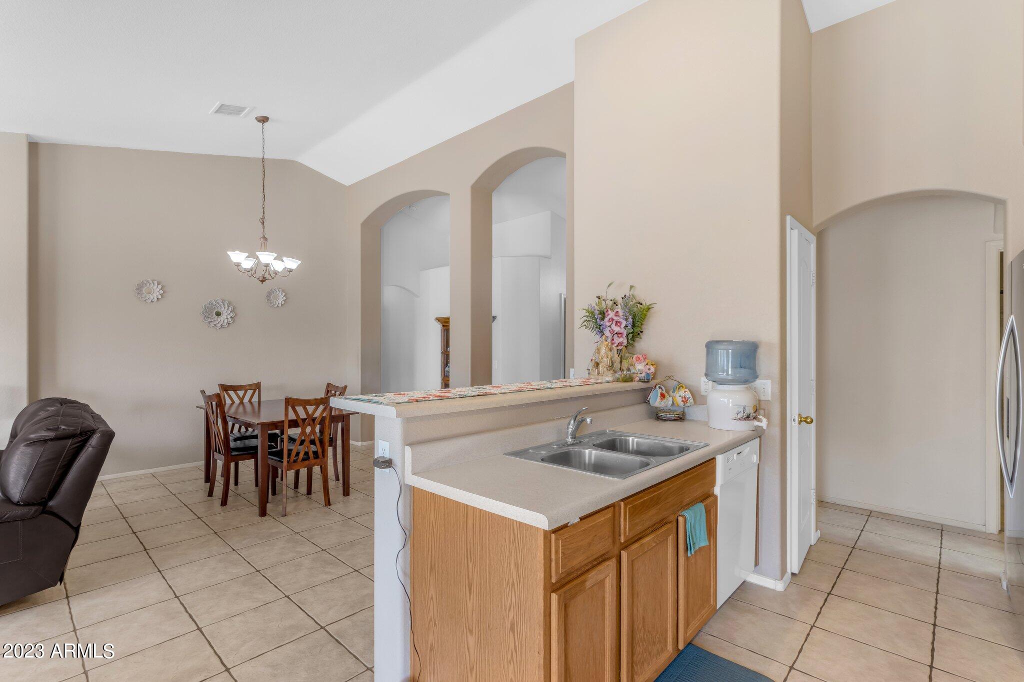 1316 E ROSEMARY Trail
