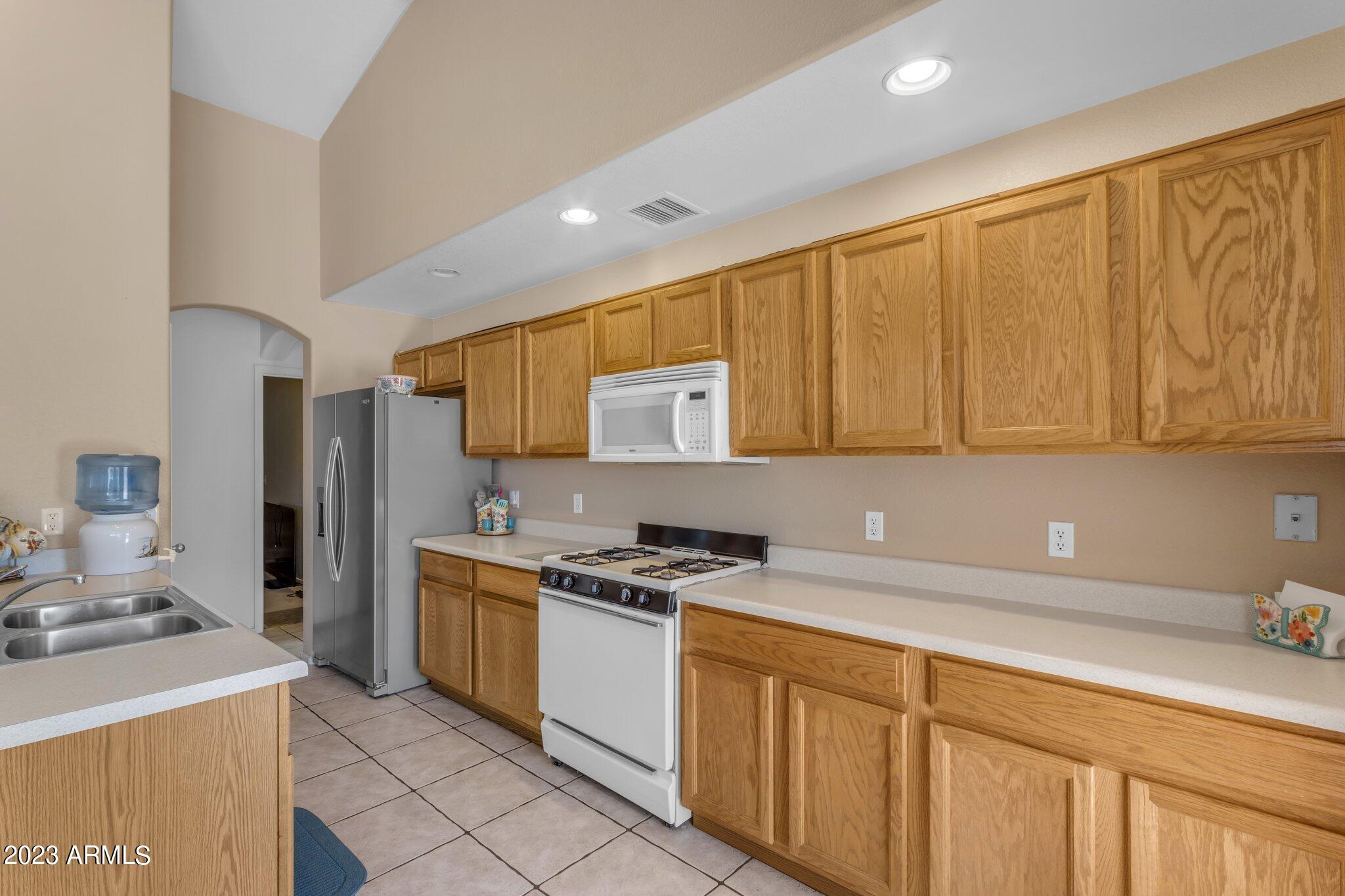 1316 E ROSEMARY Trail