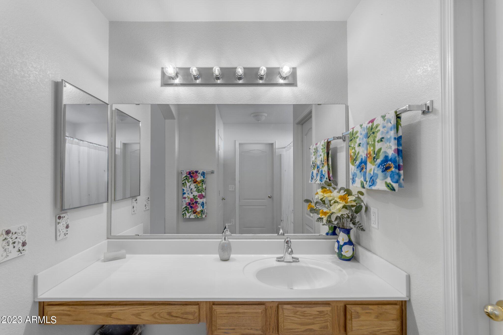 1316 E ROSEMARY Trail