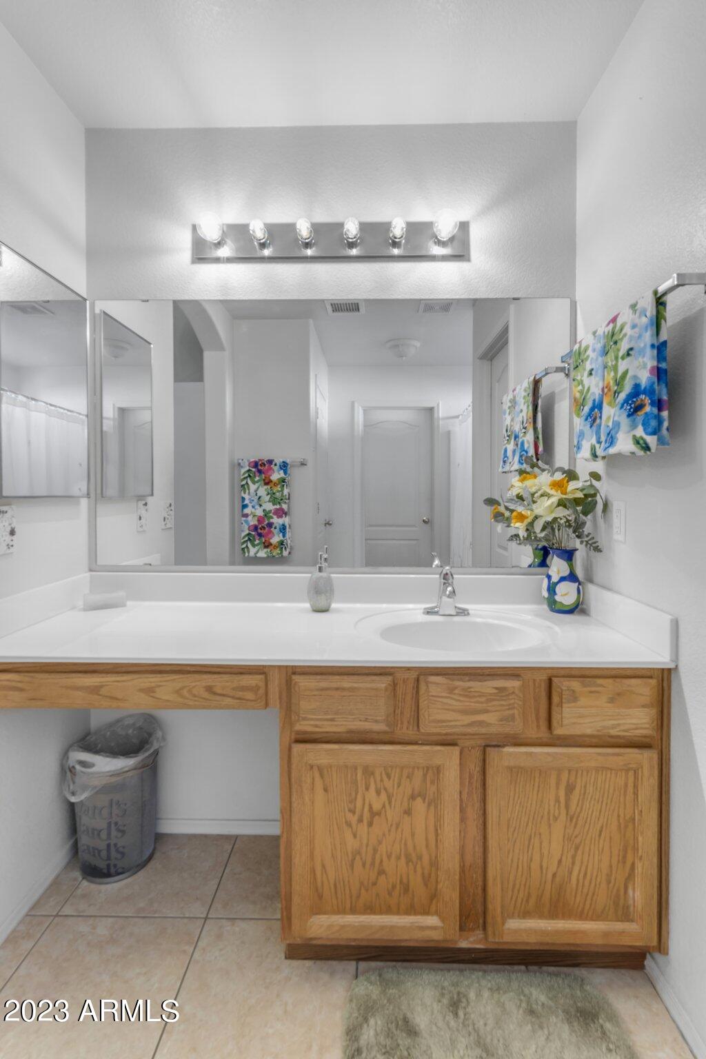 1316 E ROSEMARY Trail