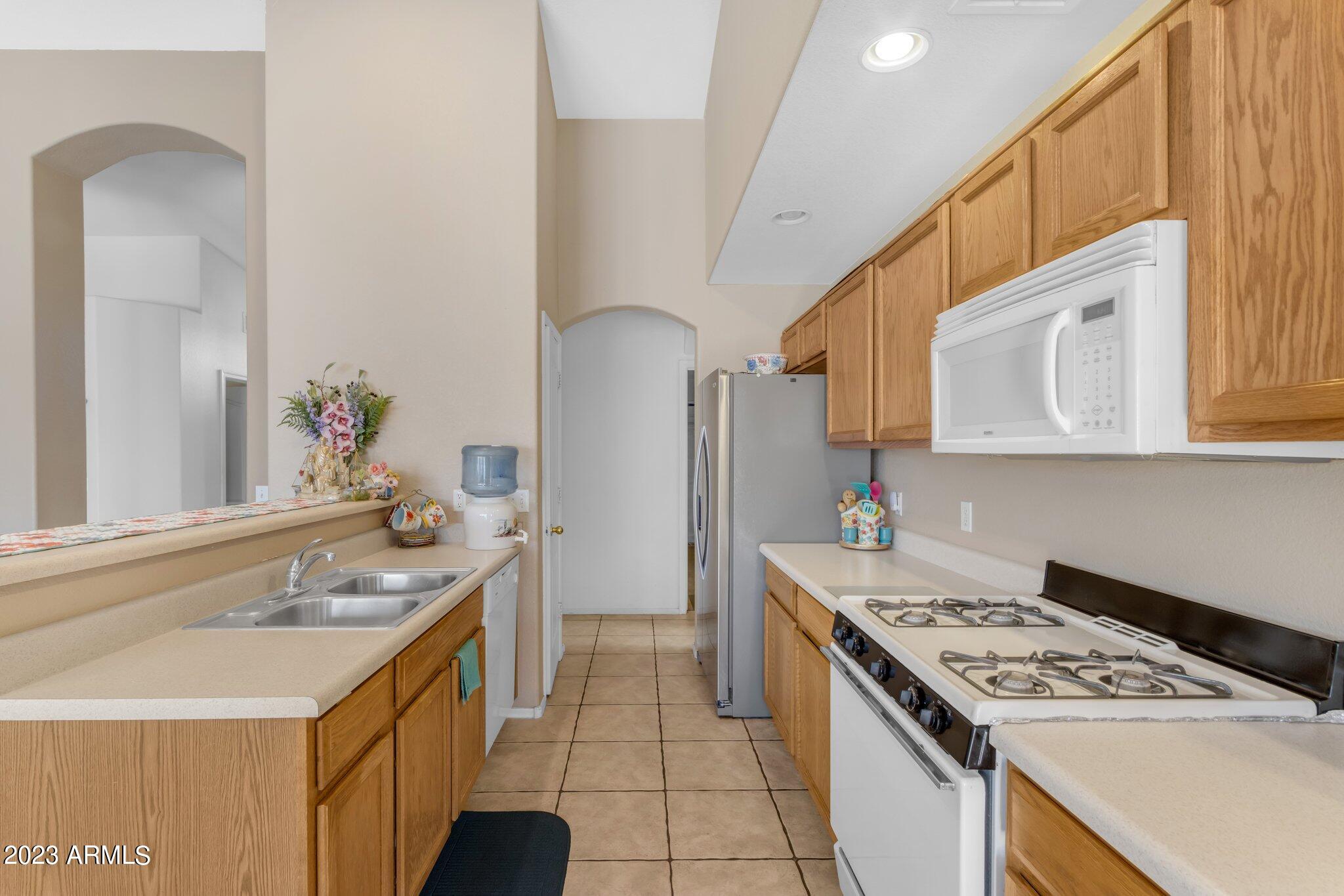 1316 E ROSEMARY Trail