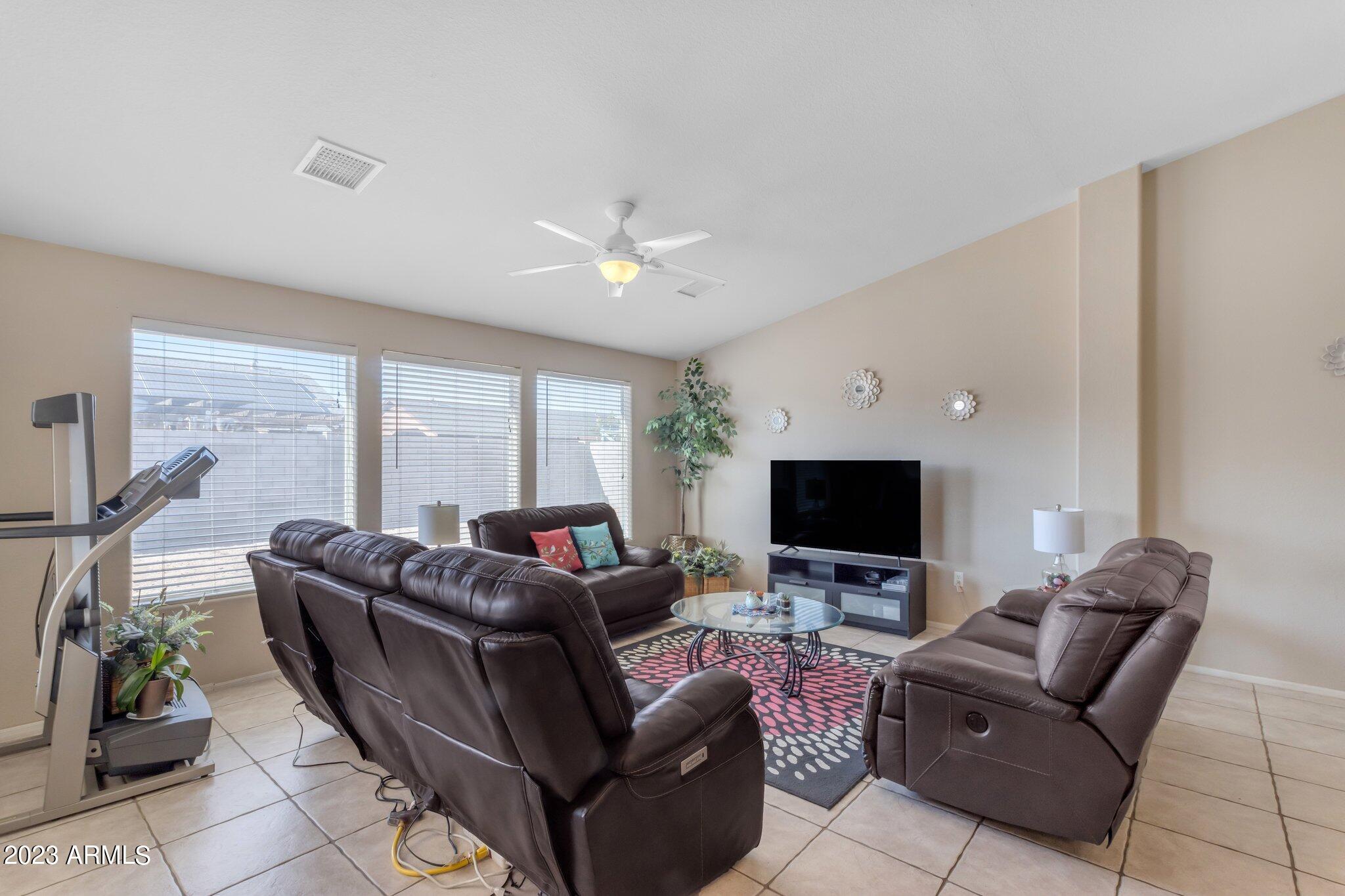 1316 E ROSEMARY Trail