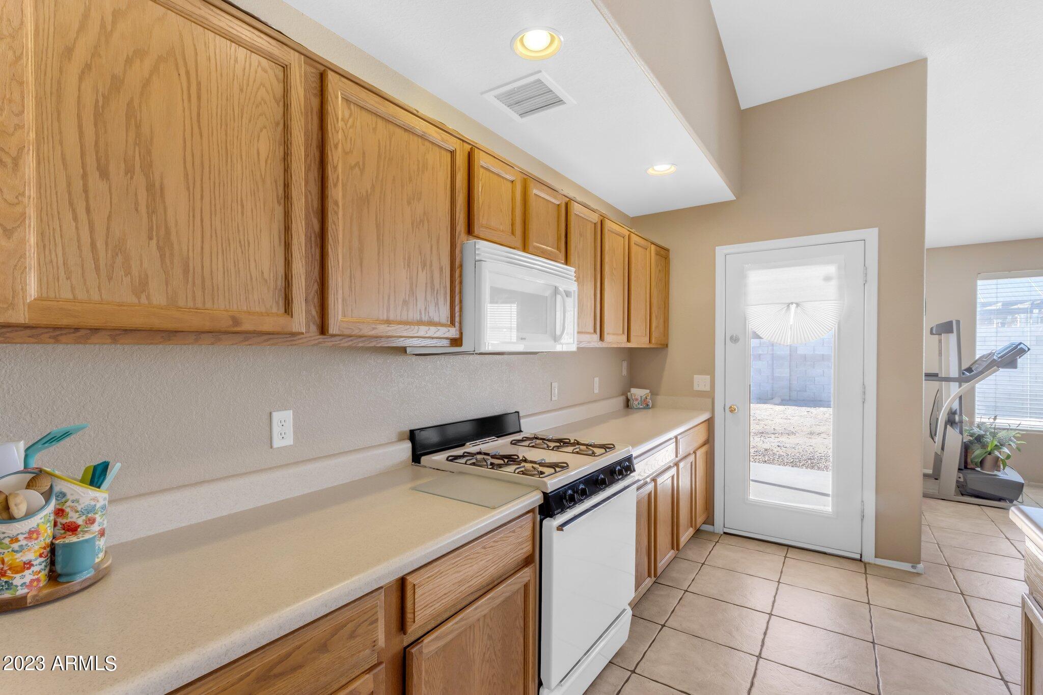 1316 E ROSEMARY Trail