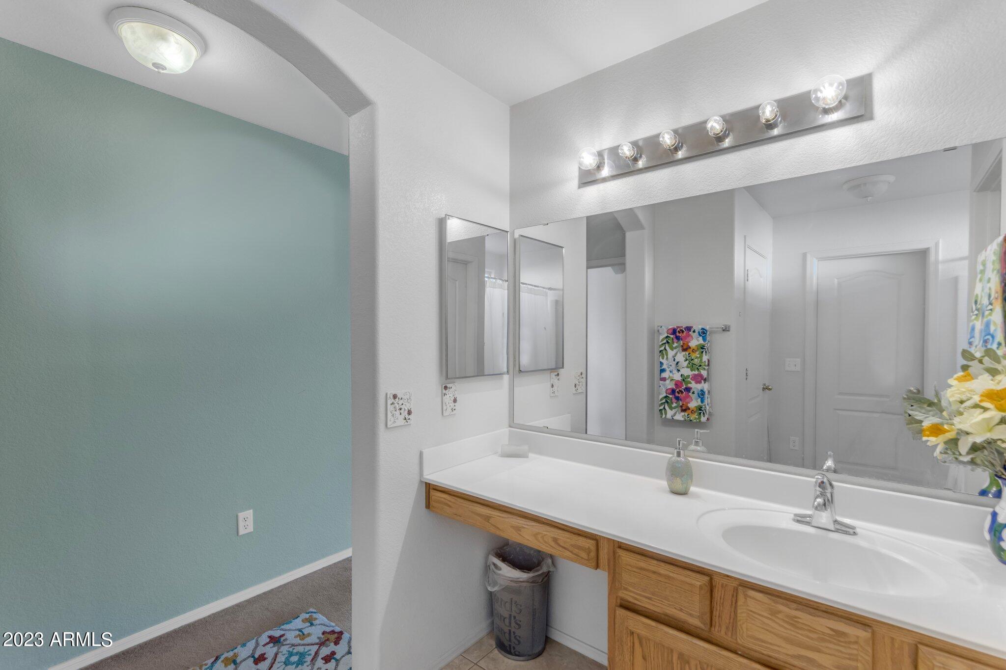 1316 E ROSEMARY Trail