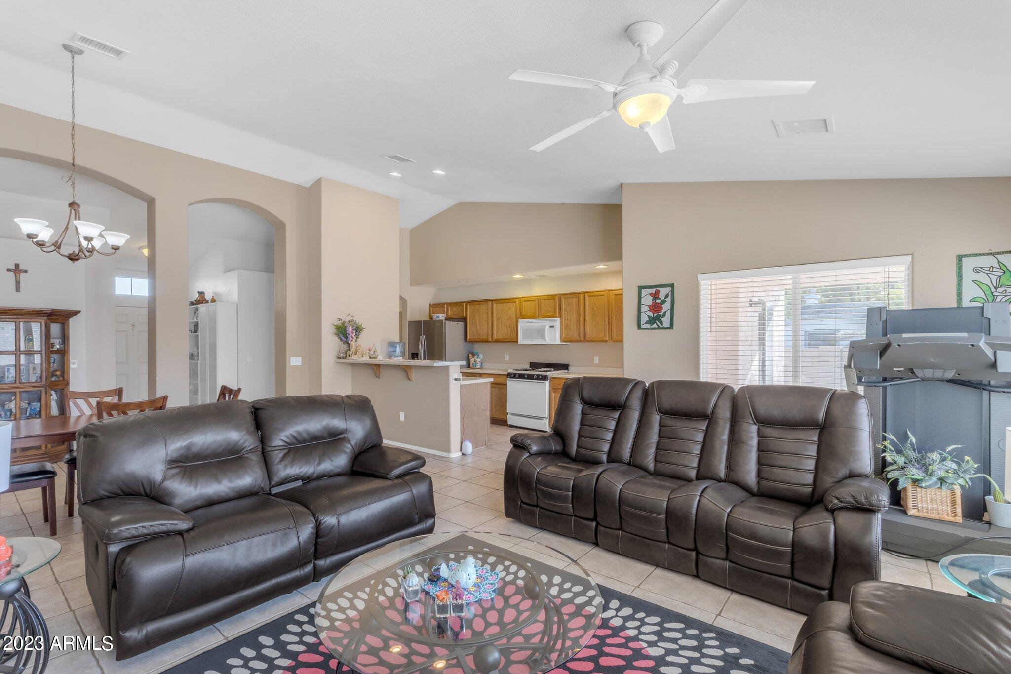 1316 E ROSEMARY Trail