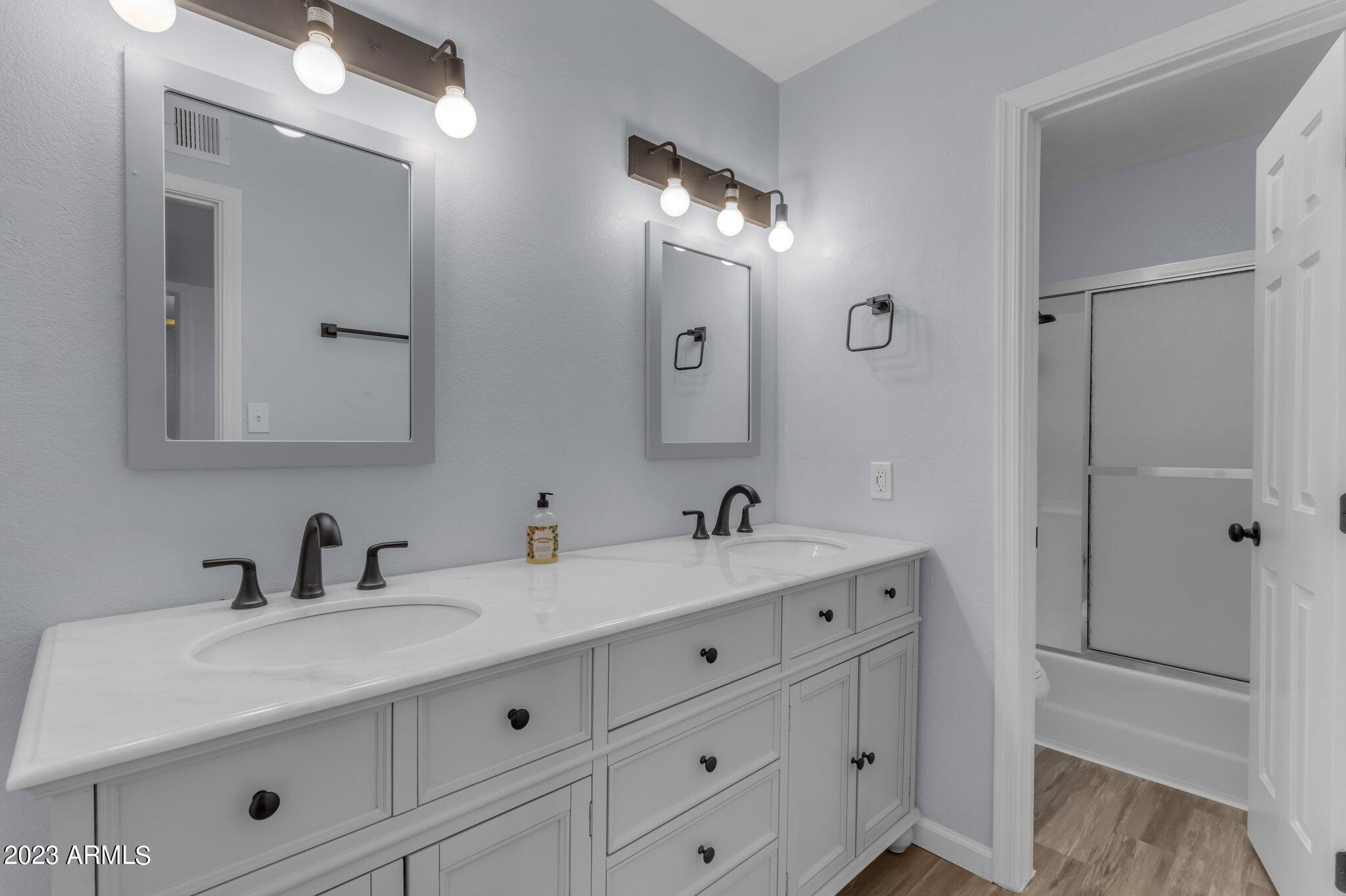 15801 N 29TH Street Unit: 11