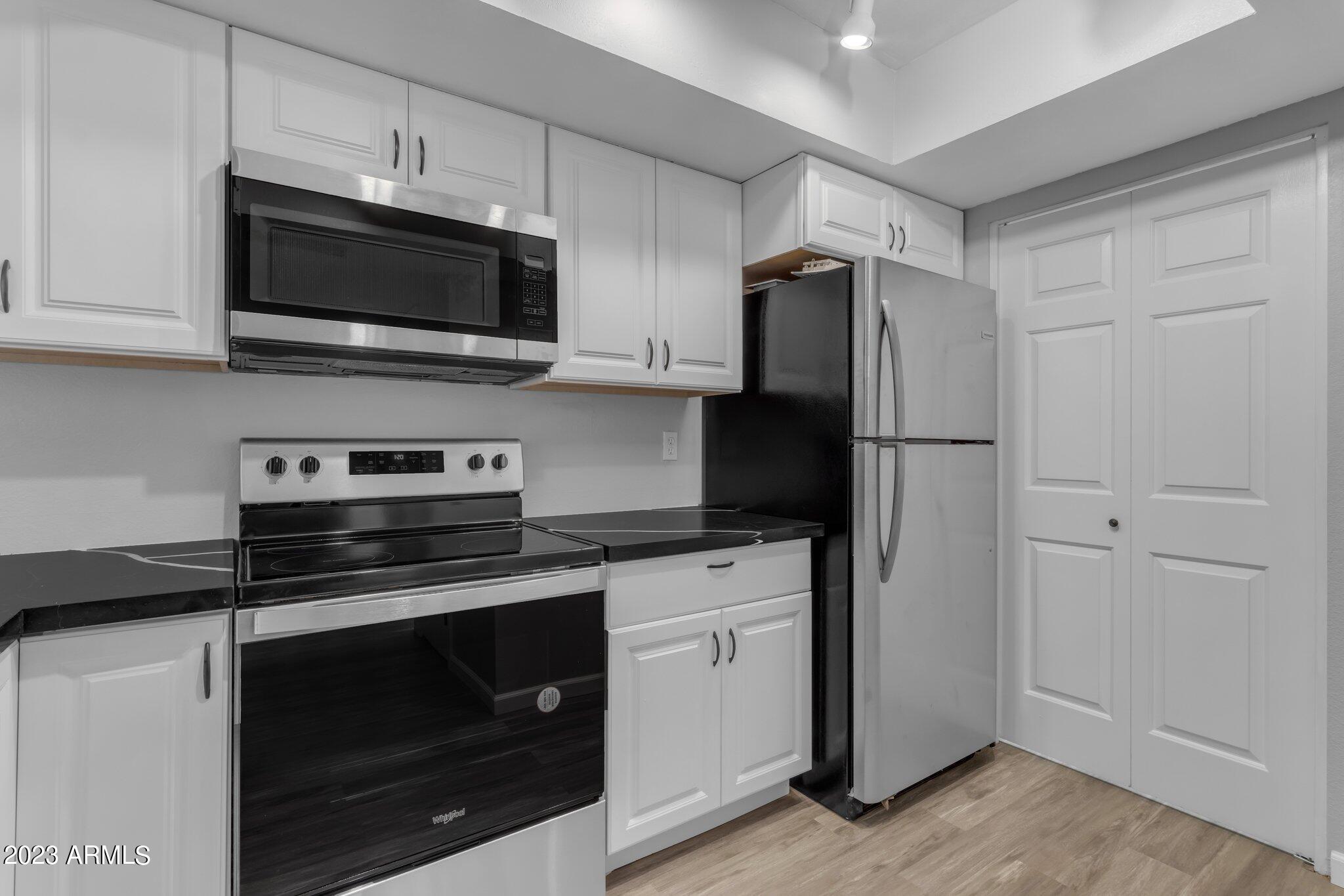 15801 N 29TH Street Unit: 11