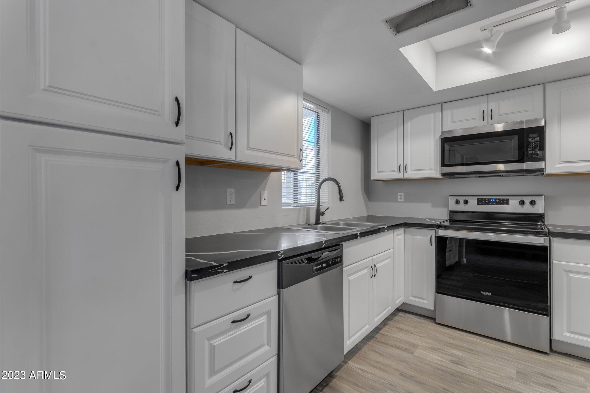 15801 N 29TH Street Unit: 11