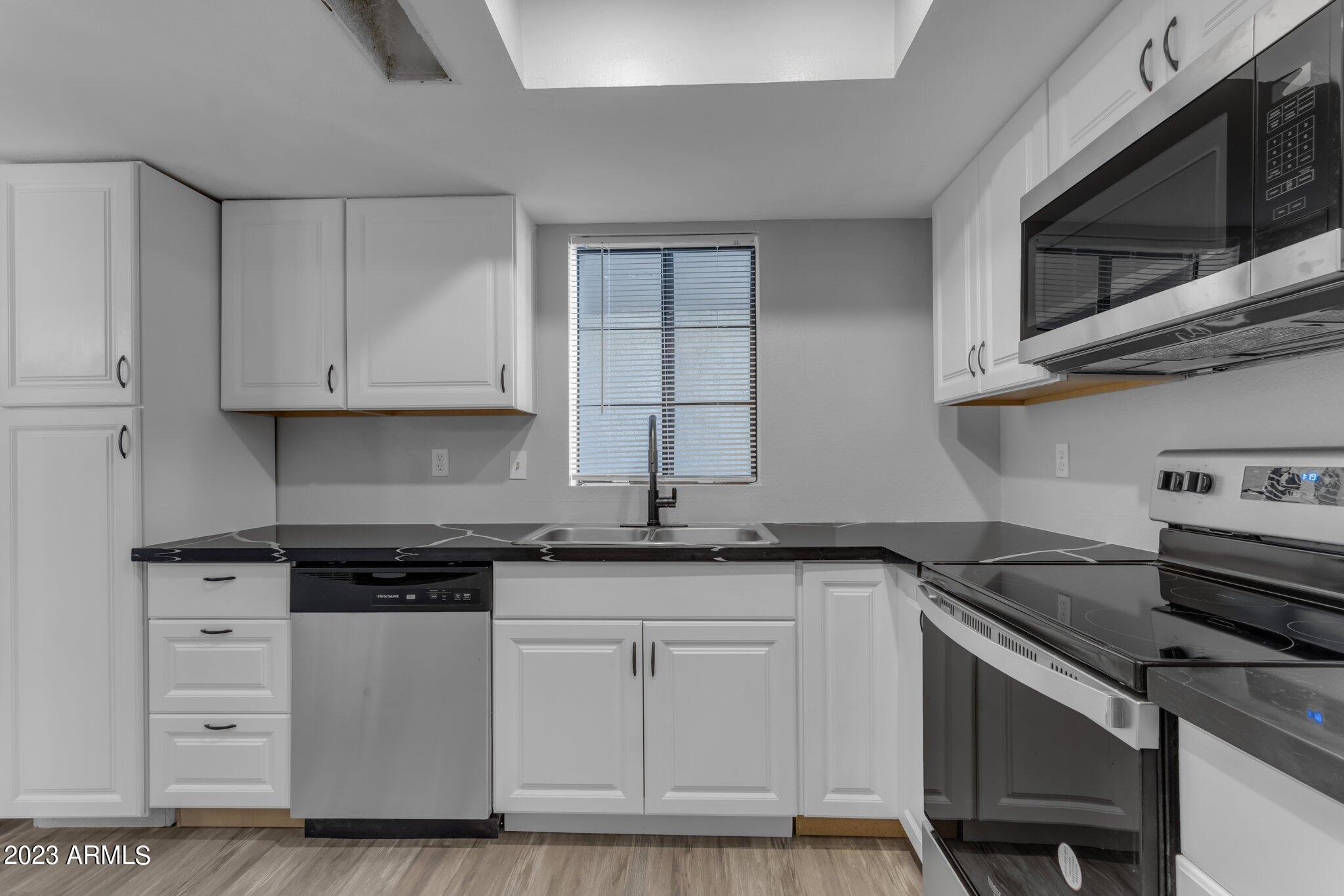 15801 N 29TH Street Unit: 11