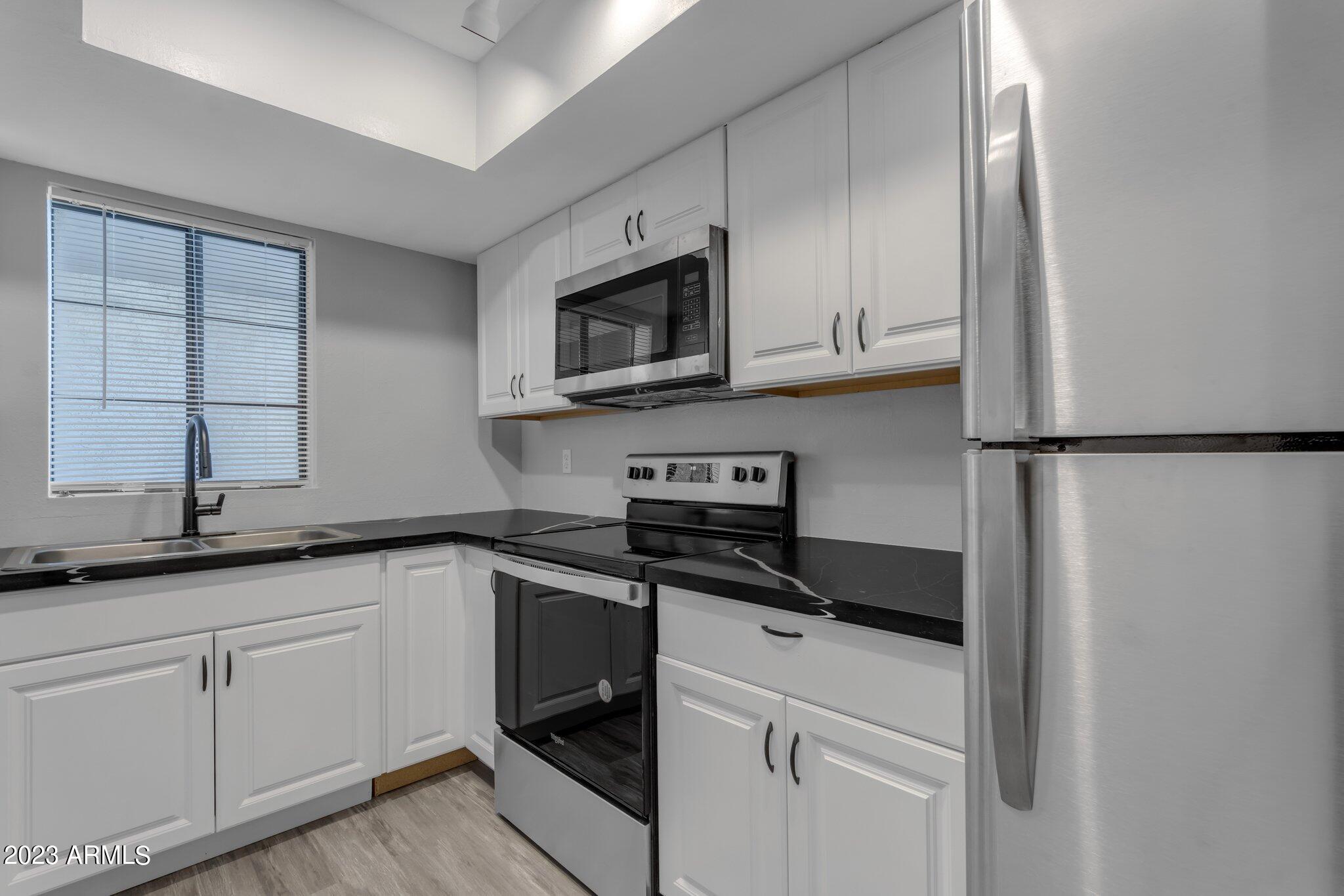 15801 N 29TH Street Unit: 11