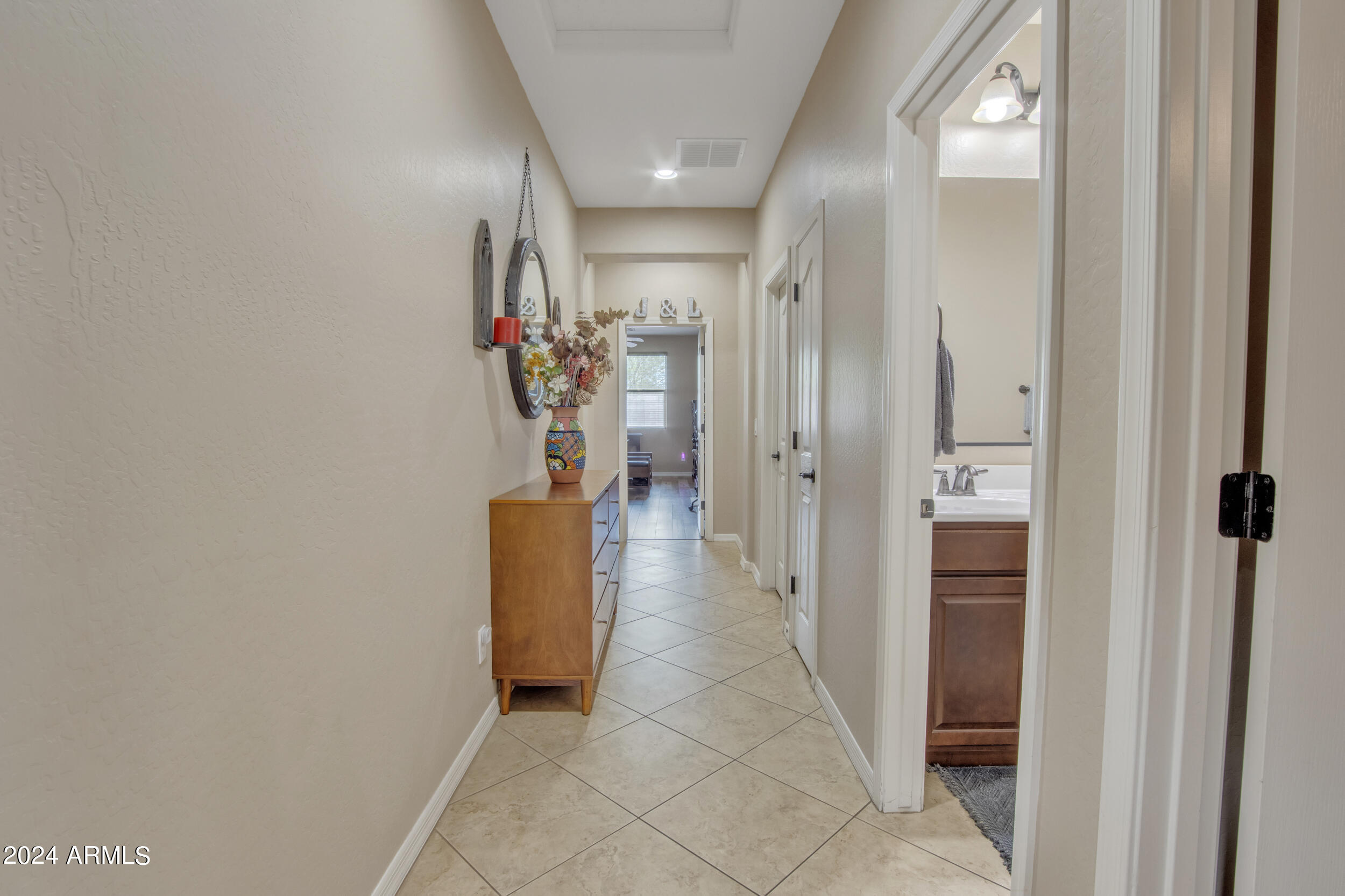 5603 W BUCKSKIN Trail