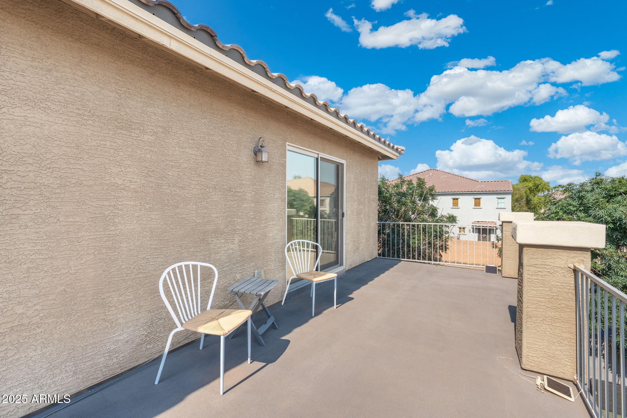 2811 E DUNBAR Drive