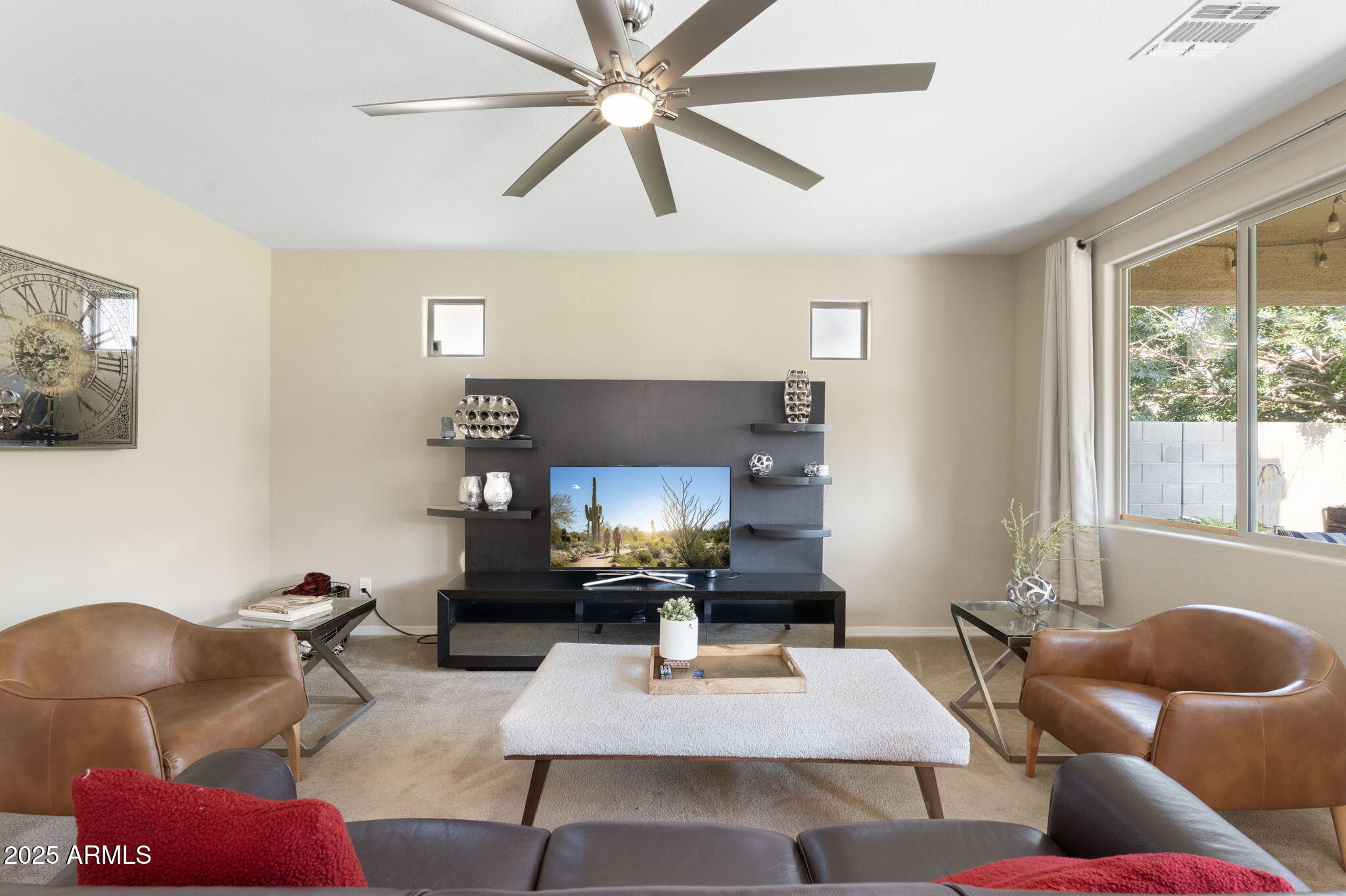 2811 E DUNBAR Drive