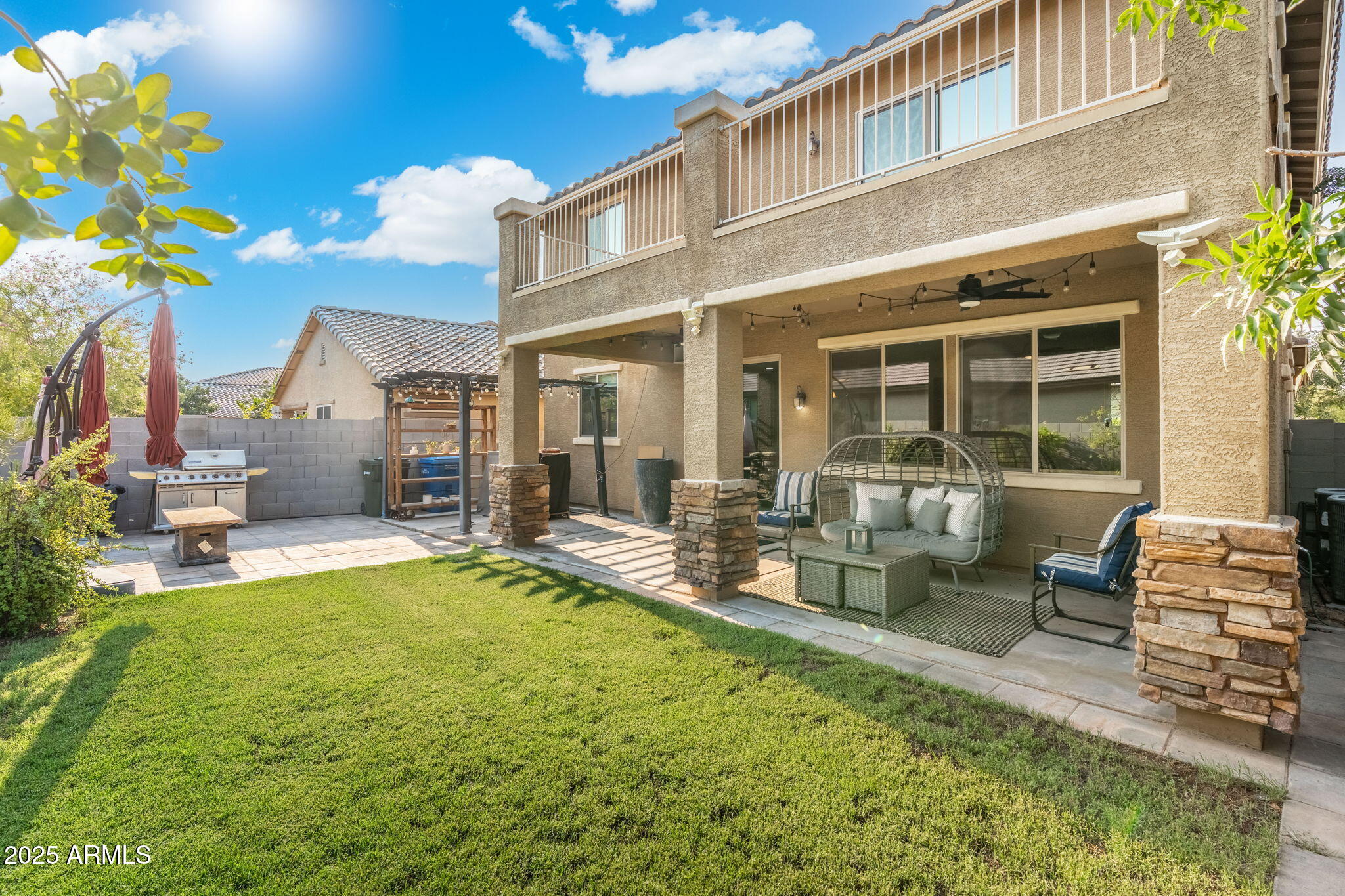 2811 E DUNBAR Drive