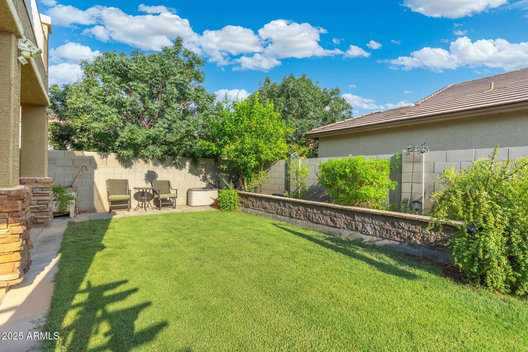 2811 E DUNBAR Drive