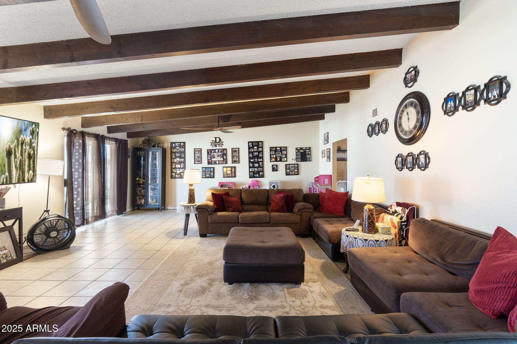 1126 E LAUREL Drive