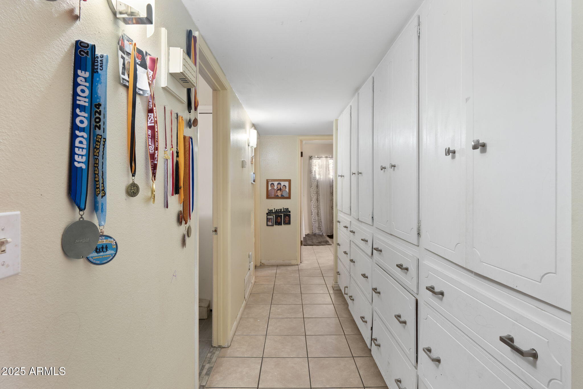 1126 E LAUREL Drive
