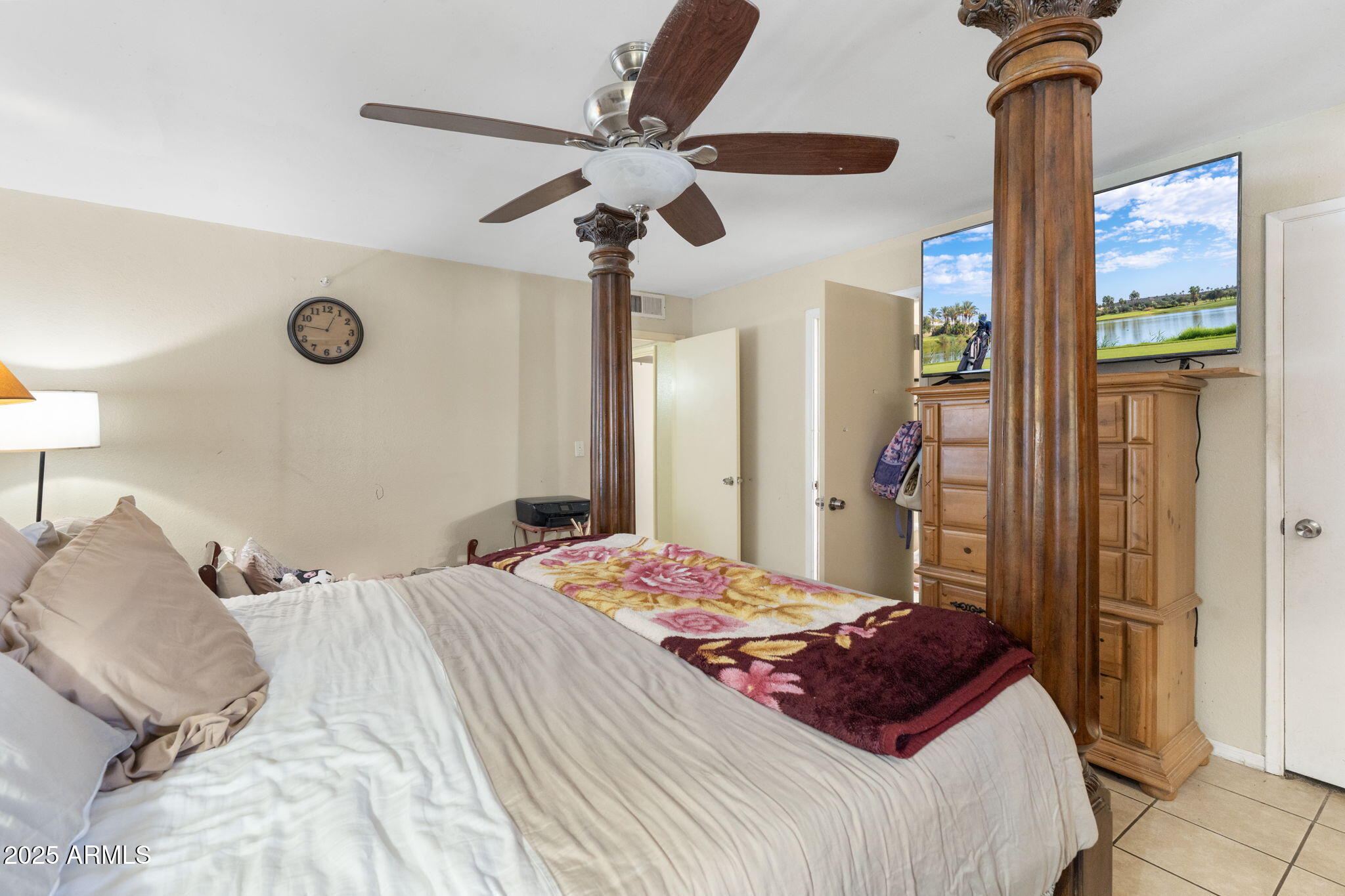 1126 E LAUREL Drive
