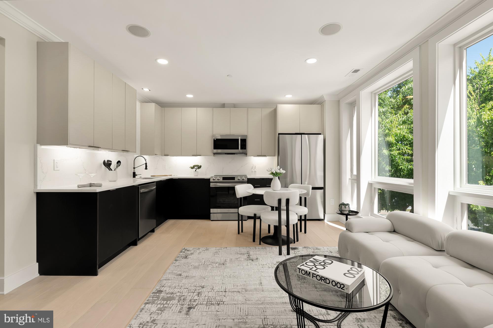 2305 Nicholson SE #301