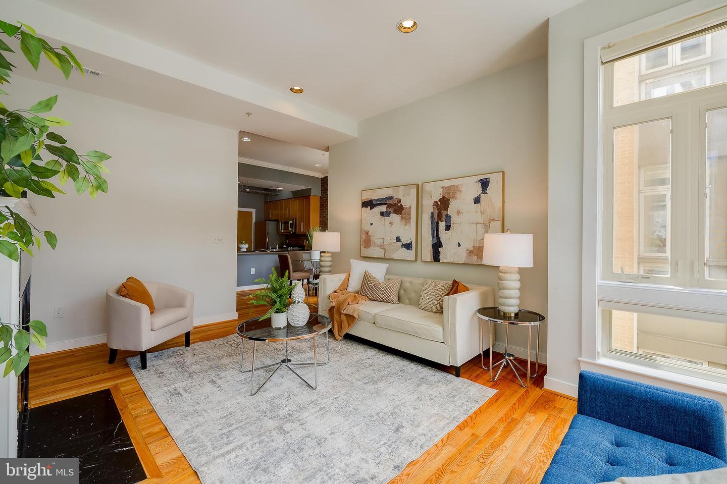 2363 Champlain St NW #20