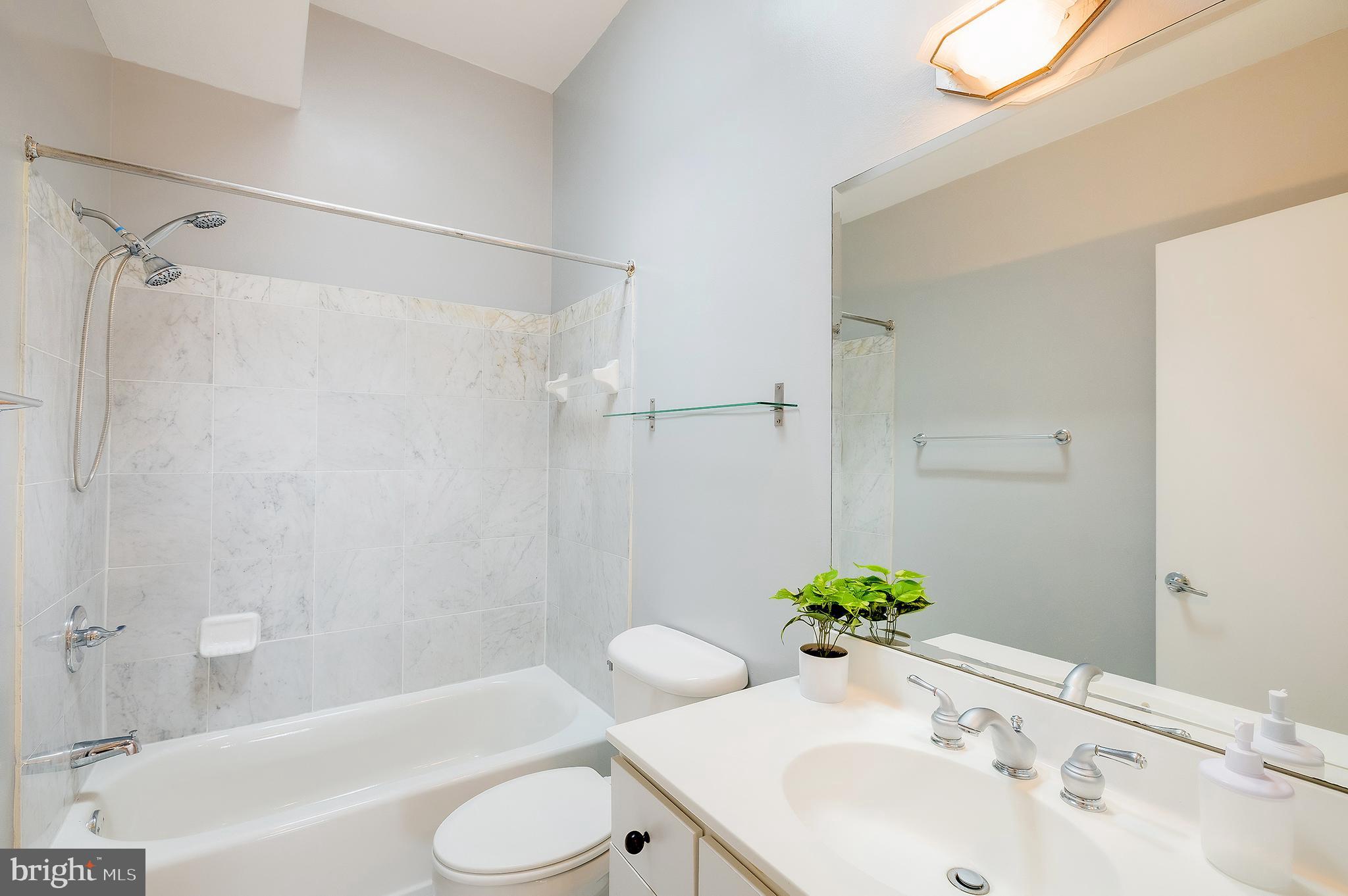 2363 Champlain St NW #20