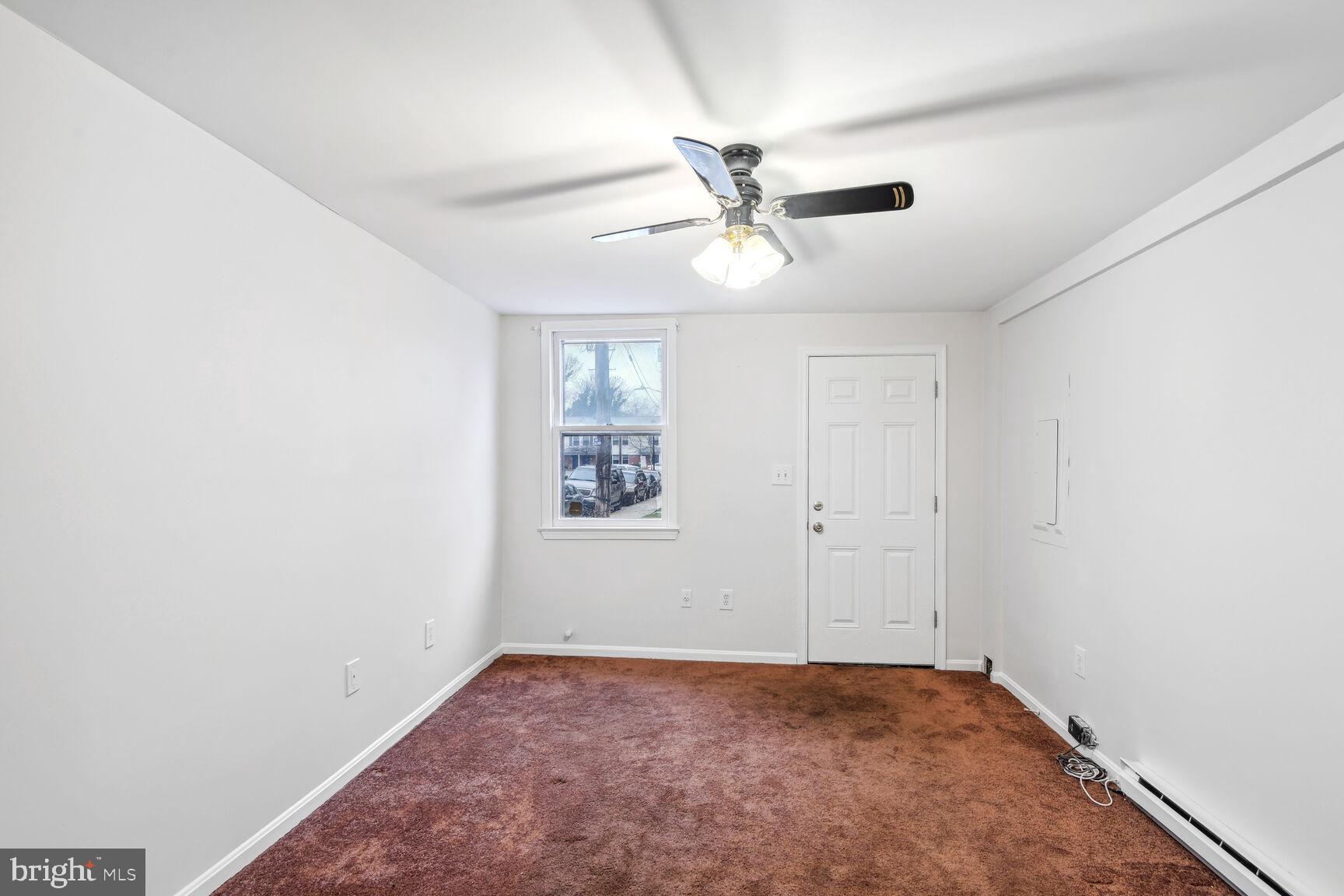 102 W Washington St