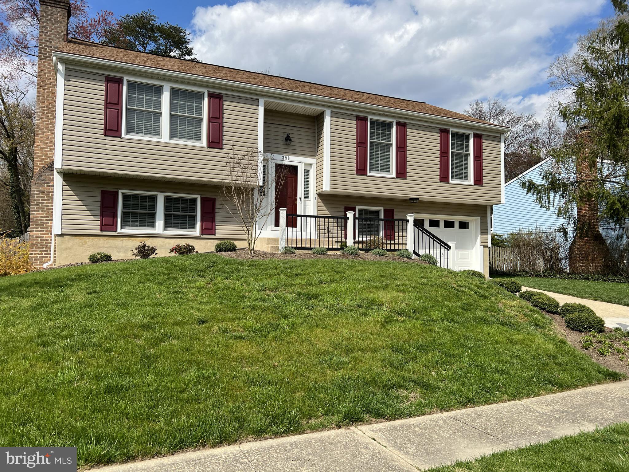 290 Berkeley Dr