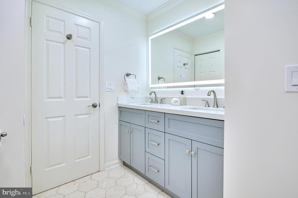 2609 POINT LOOKOUT COVE