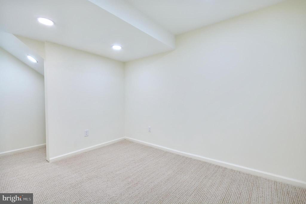 2609 POINT LOOKOUT COVE