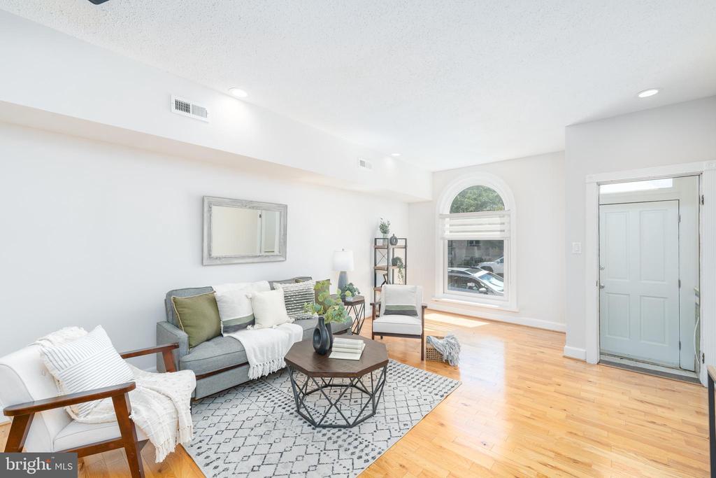 114 S East Ave