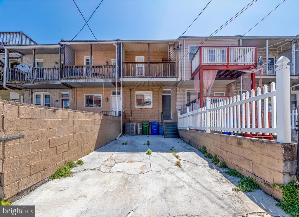 114 S East Ave