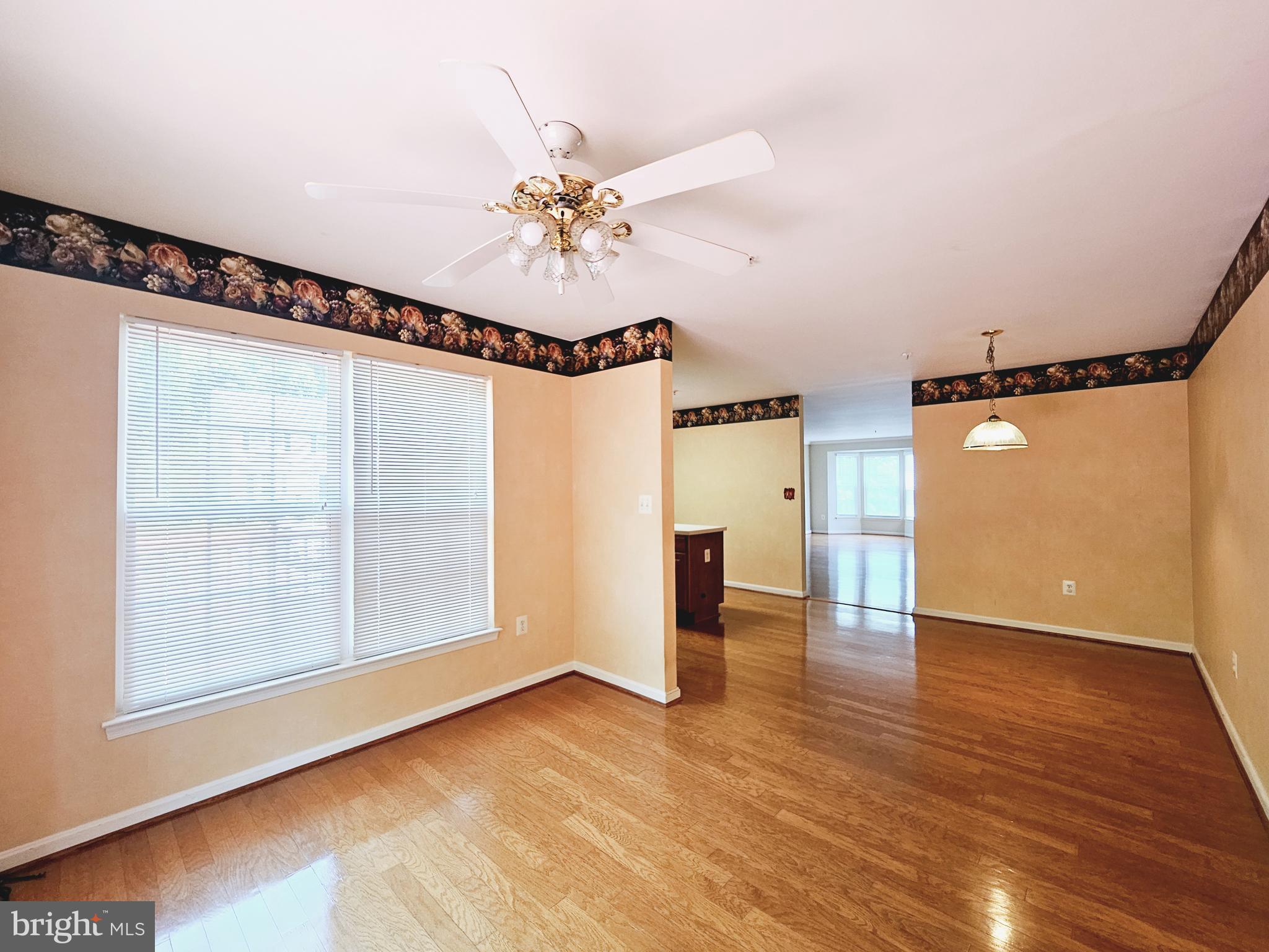 11900 WHITE HEATHER RD