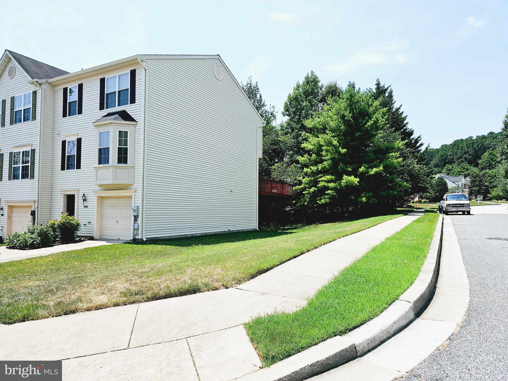 11900 WHITE HEATHER RD
