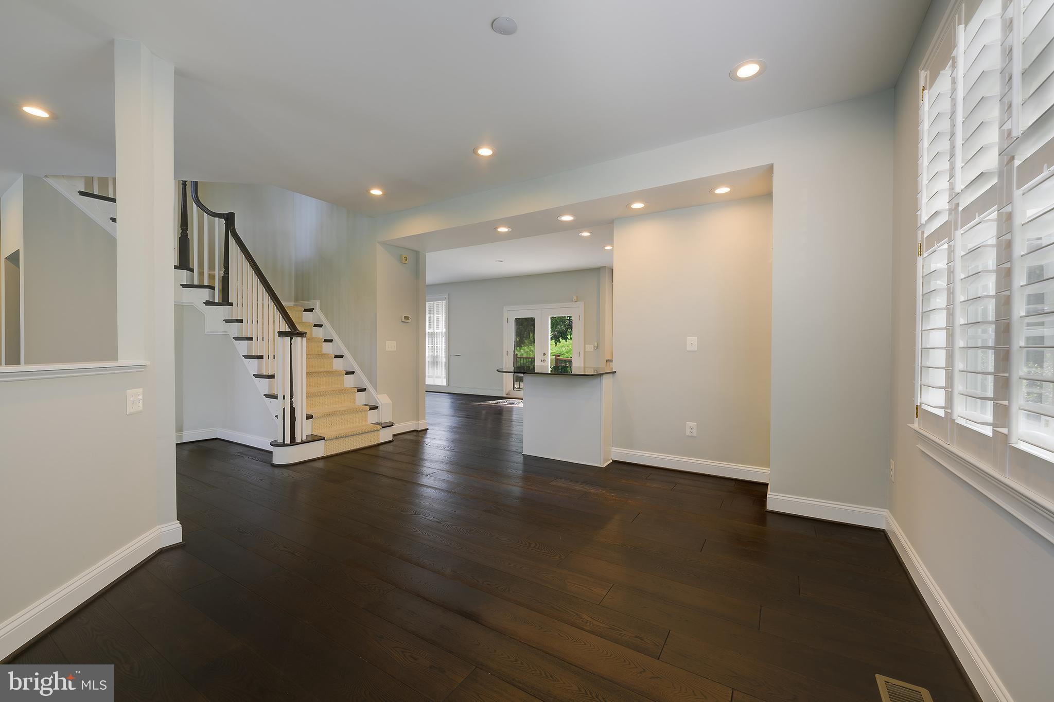 6905 WIMBLEDON COURT