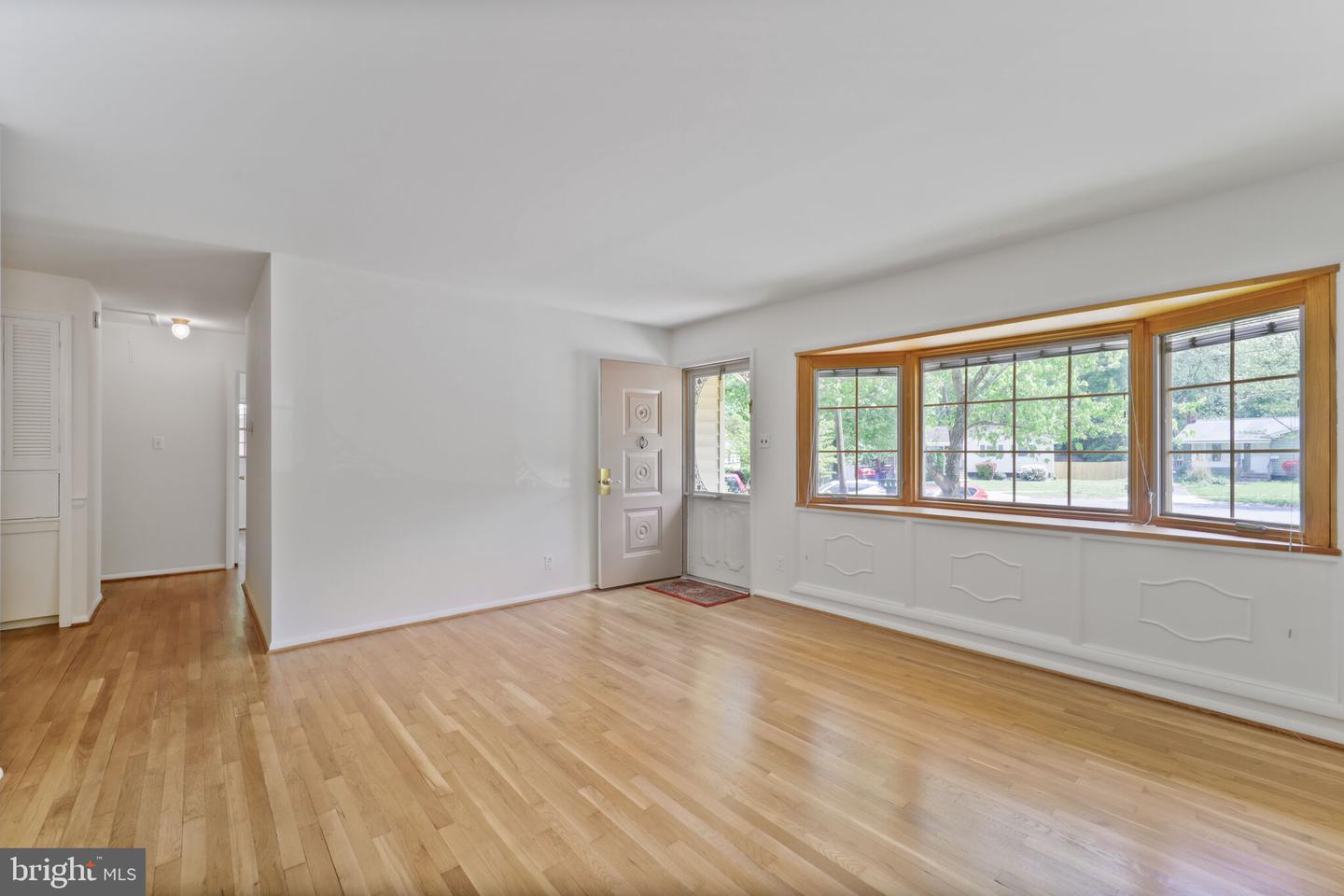 11 Greenway Pl
