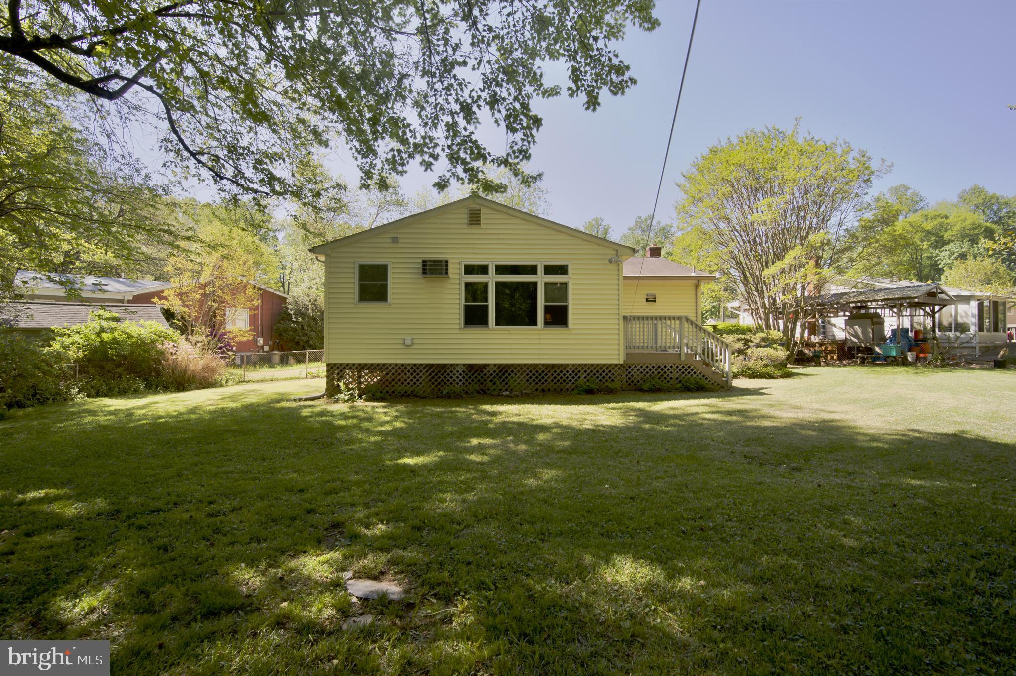 11 Greenway Pl