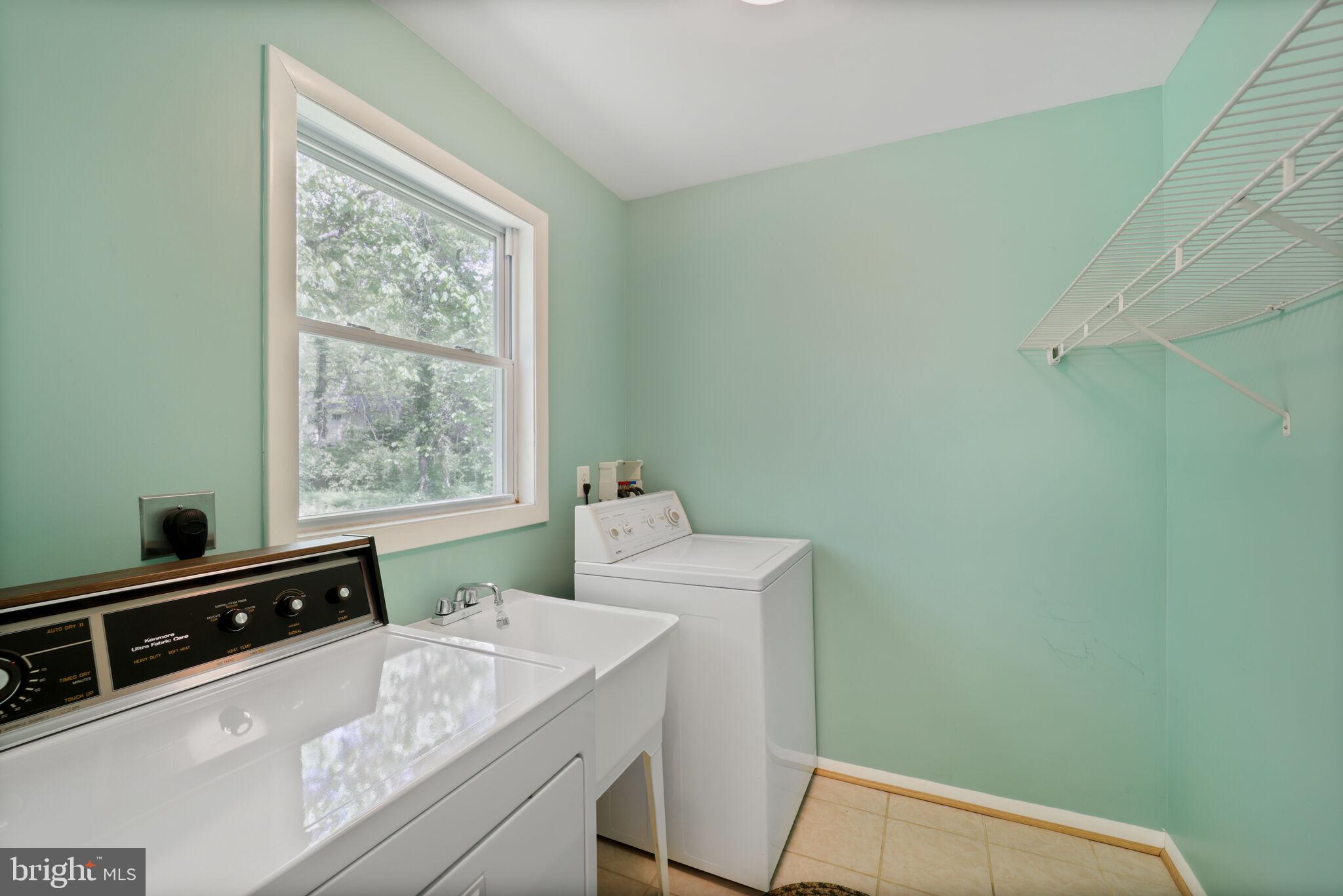 11 Greenway Pl