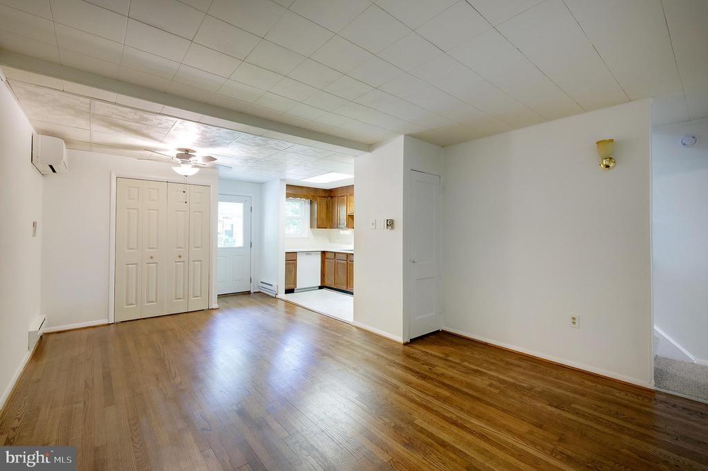 16 RIDGE ROAD N