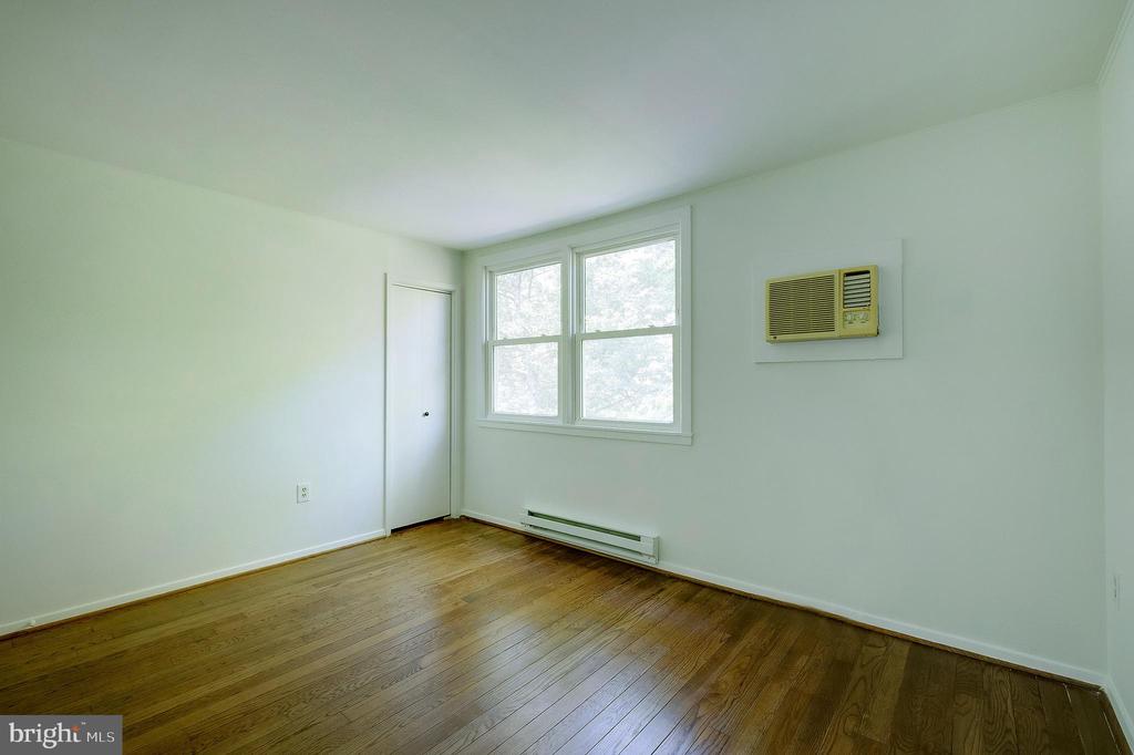 16 RIDGE ROAD N