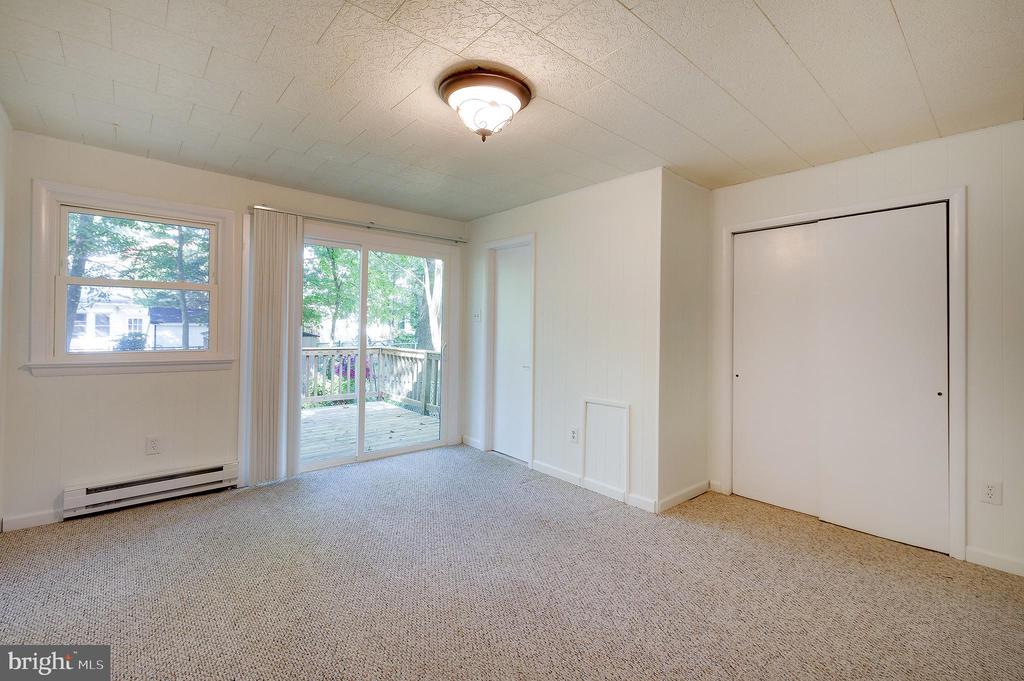 16 RIDGE ROAD N
